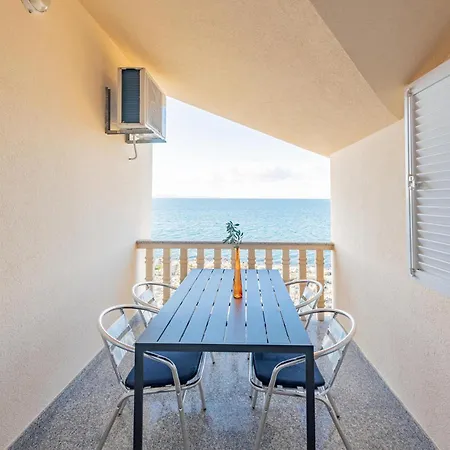 Apartment Sidro *