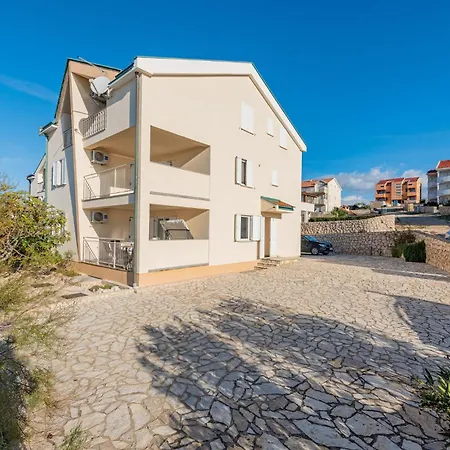 Apartment Sidro *